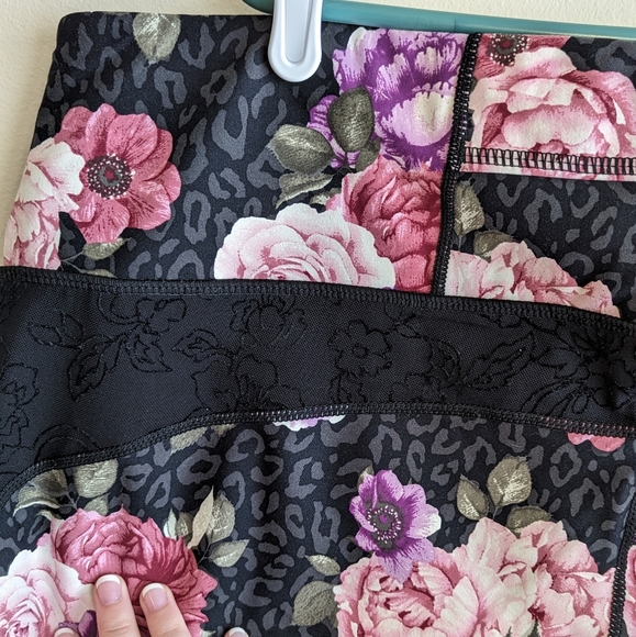 Pink and Black Floral Torrid Active Leggings - Picture 4 of 4